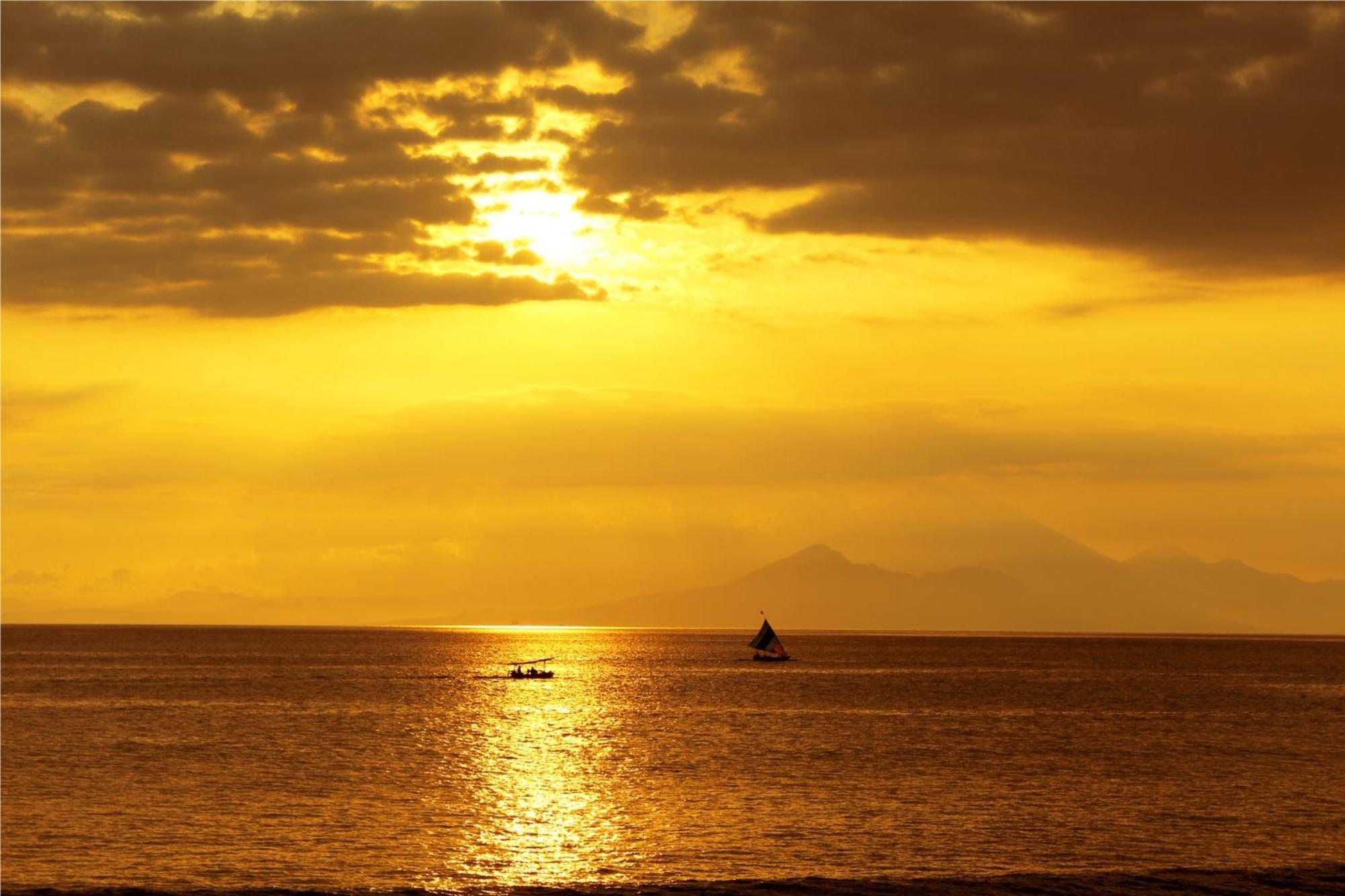 Mangsit Suites By Holiday Resort Lombok 外观 照片