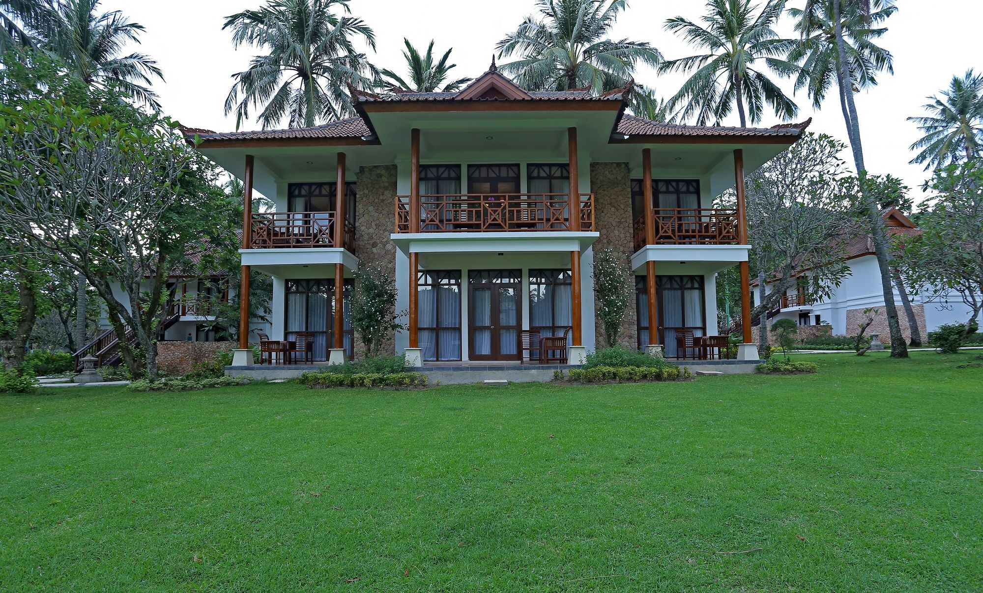 Mangsit Suites By Holiday Resort Lombok 外观 照片